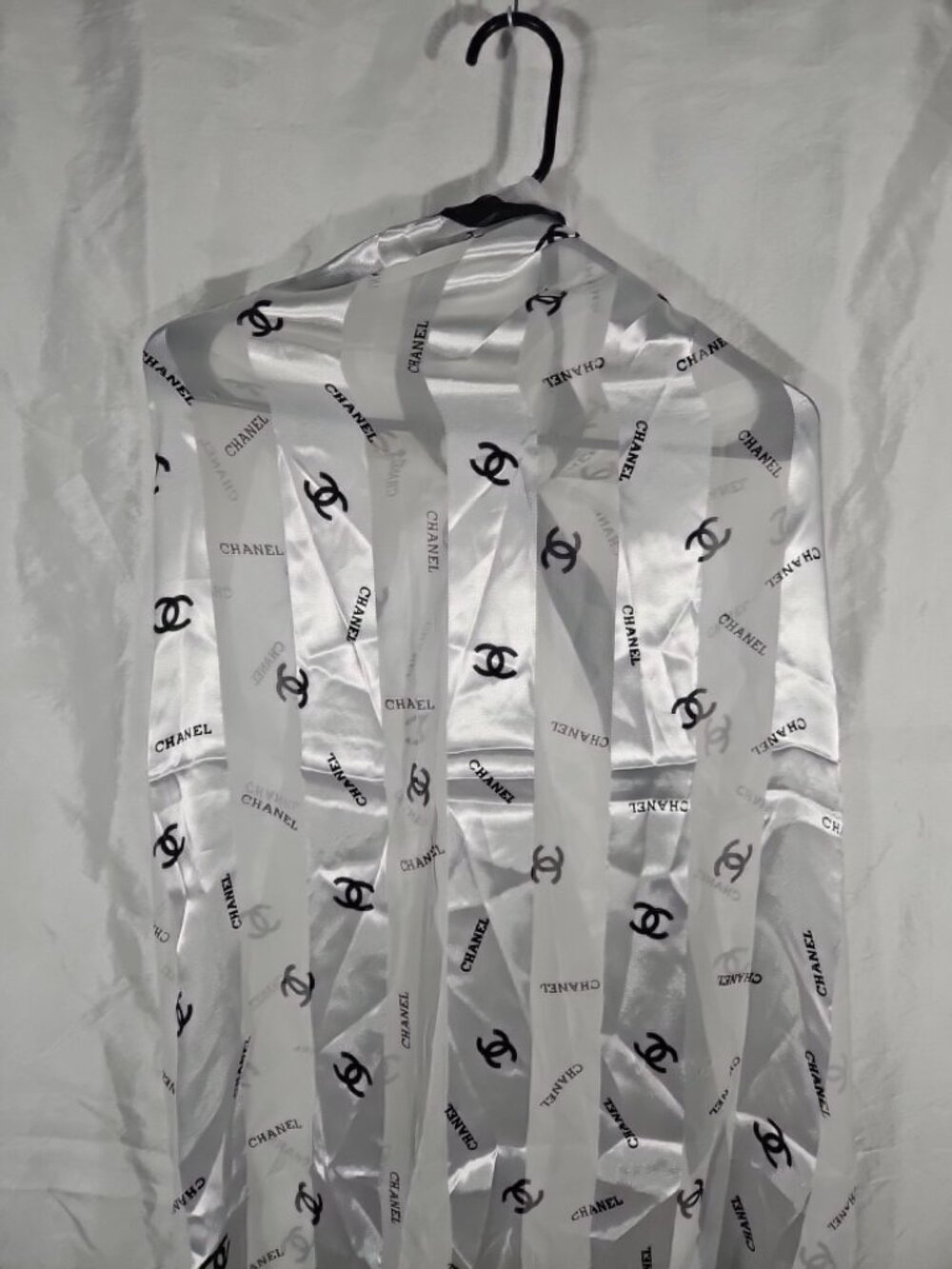 Scarf with the Chanel logo #287